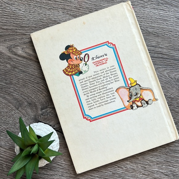 VINTAGE Disney book 1970’s Bambi Gets Lost. Wonderful world of reading. - Picture 3 of 11